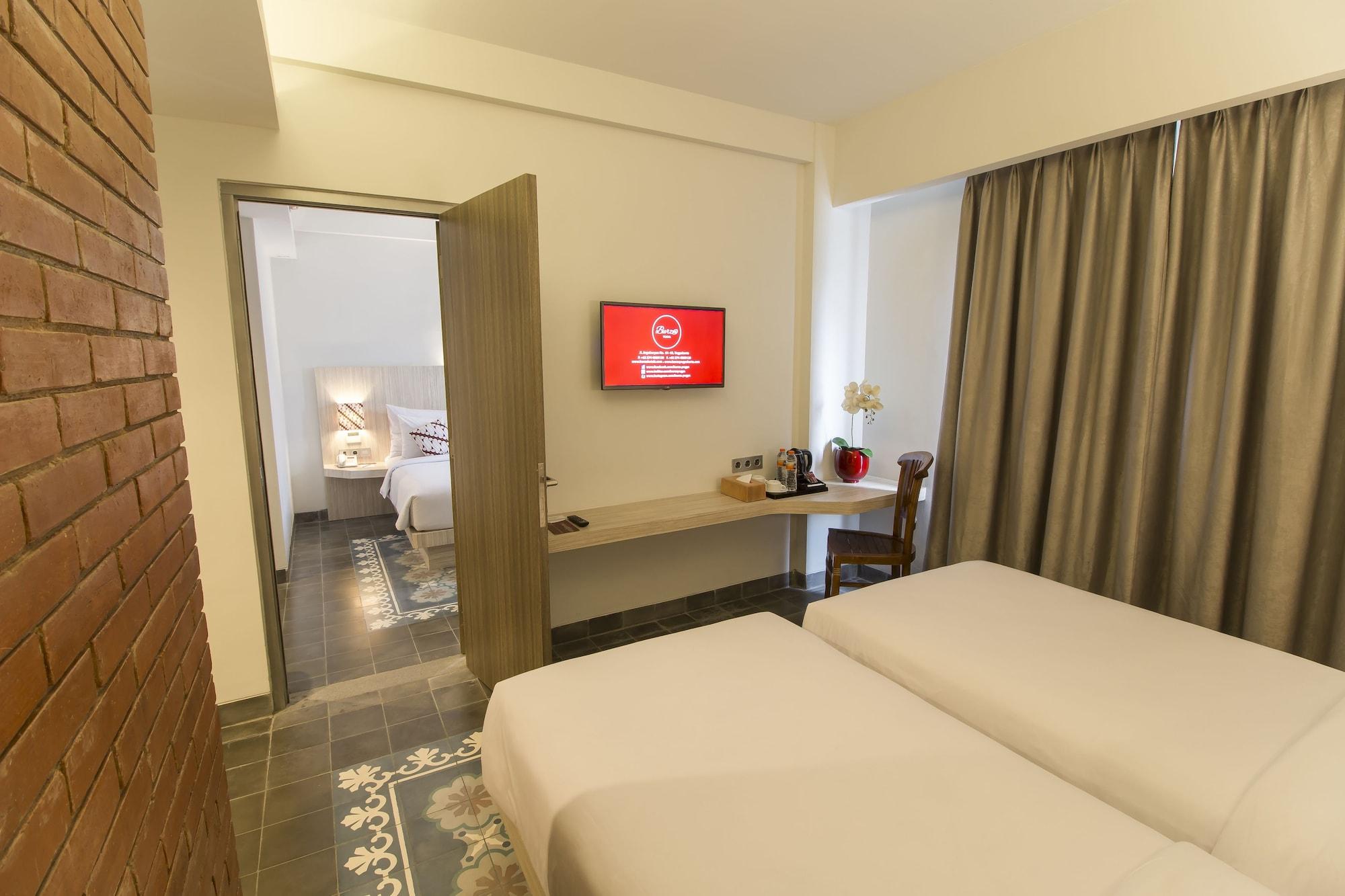 Burza Hotel Yogyakarta Exterior photo